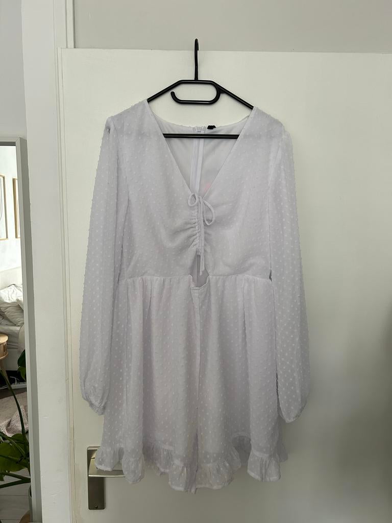 Witte playsuit met lange mouwen en stippenpatroon maat XL, Kleding | Dames, Jumpsuits, Ophalen of Verzenden, Nieuw, Maat 46/48 (XL) of groter