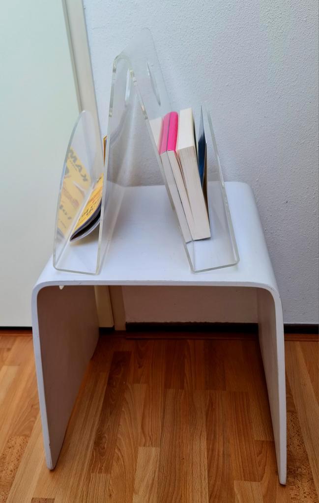 Plexiglas vintage lectuurbak krantenbak tijdschriften houder, Huis en Inrichting, Woonaccessoires | Krantenbakken en Lectuurbakken