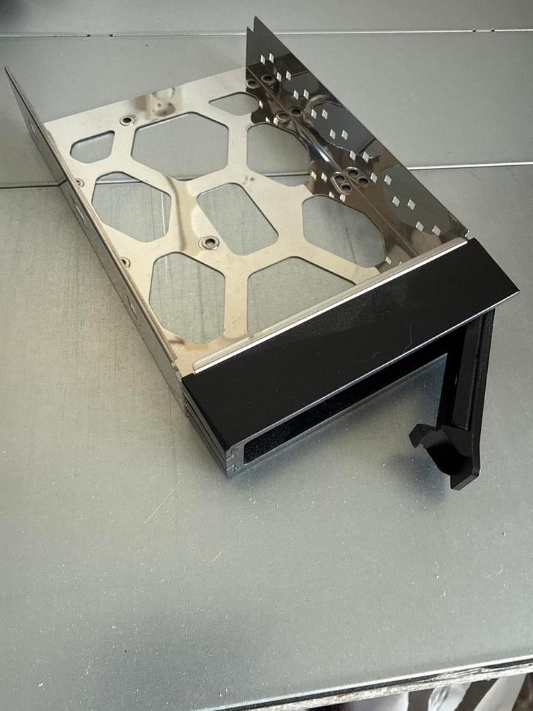 Synology Disk Tray R2 - Harde Schijf Behuizing, Computers en Software, Harde schijven, Ophalen, Intern, Server, HDD