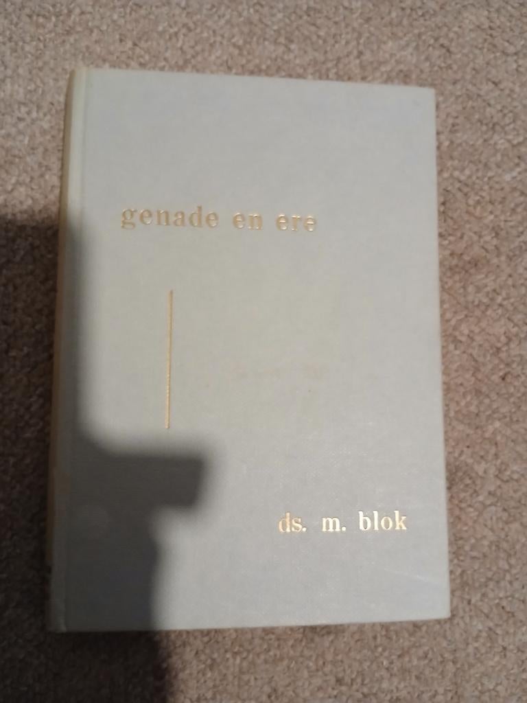 Genade en Ere - Ds. M. Blok (Religieus Boek), Ophalen of Verzenden, Gelezen, Ds. M. Blok, Christendom | Protestants