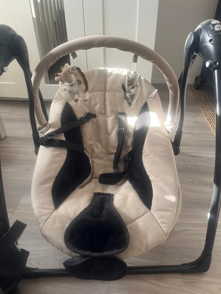 Schommelstoel Qute, Kinderen en Baby's, Wipstoeltjes, Ophalen of Verzenden, Zo goed als nieuw, Schommelstoel