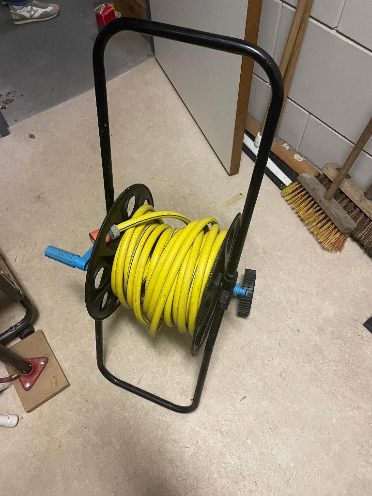 Tuinslang met haspel, Tuin en Terras, Tuinslangen, Ophalen, Zo goed als nieuw, Tuinslang