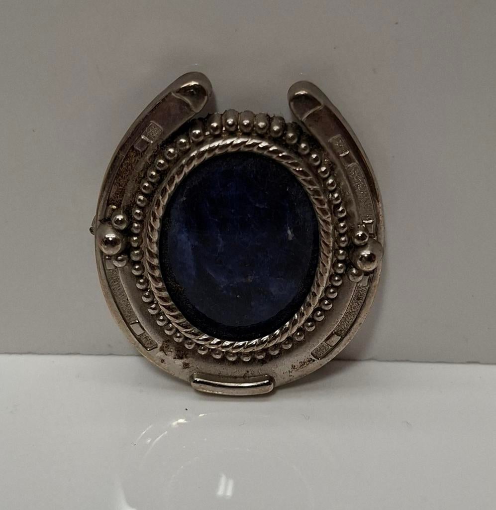 Vintage hoefijzer broche met sodaliet steen, Overige materialen, 4 tot 7 cm, Gebruikt, Ophalen of Verzenden