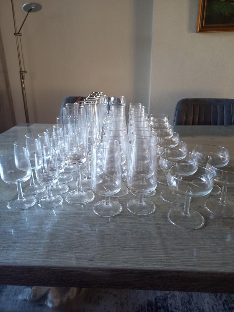 Grote partij diverse glazen - ideaal voor feestjes!, Glas of Glazen, Gebruikt, Ophalen of Verzenden, Glas