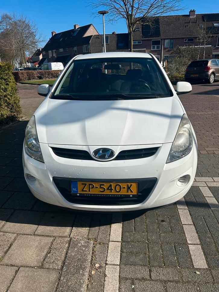Hyundai i20 1.2 edition plus 5-DRS 2011 Wit, Auto's, Hyundai, Particulier, i20, Airbags, Airconditioning, Centrale vergrendeling