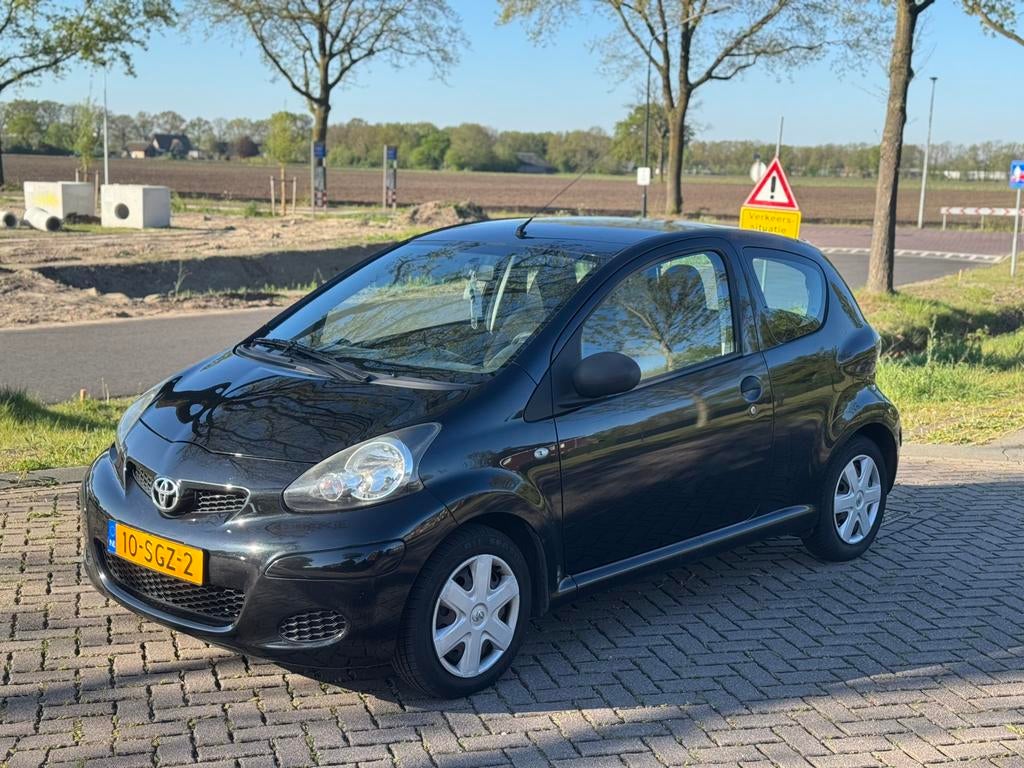 Toyota Aygo 1.0 AIRCO Vvt-i 1STE EIGENAAR 2011, Voorwielaandrijving, 4 stoelen, Metallic lak, Origineel Nederlands