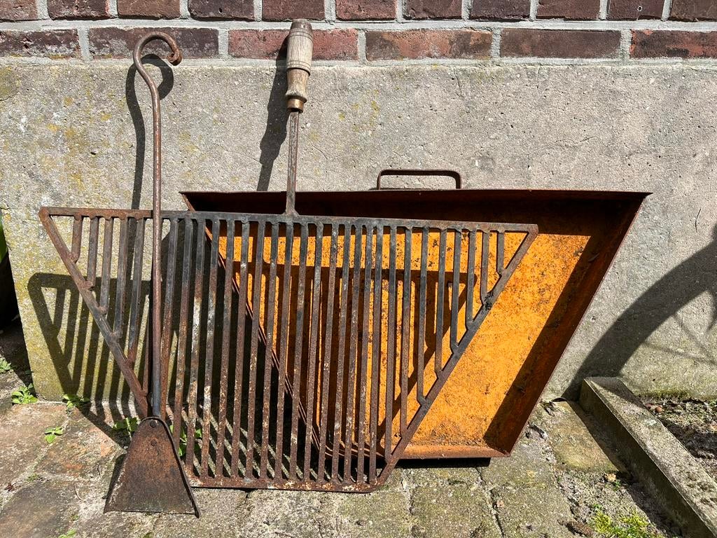 Haardrooster met aslade en schep voor klassieke schouw, Ophalen, Zo goed als nieuw