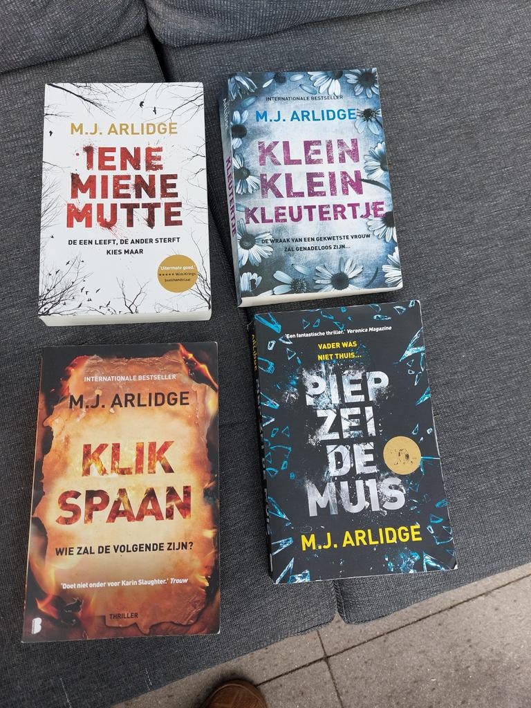 4 Boeken van M.J Arlidge, Boeken, Ophalen of Verzenden, Zo goed als nieuw