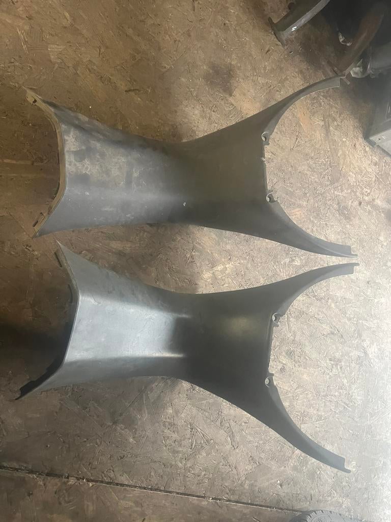 Gilera runner 180 50 binnenkap treeplank binnen kap, Motoren, Tuning en Styling, Ophalen of Verzenden