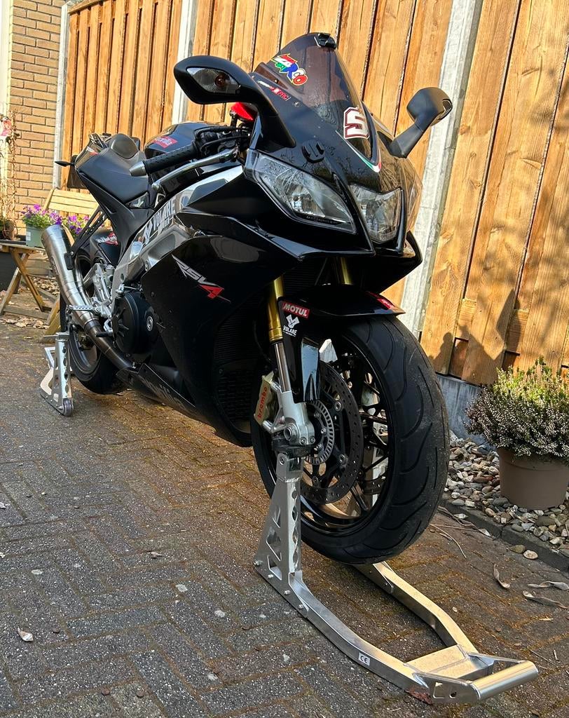 Aprilia RSV4 R APRC 2012, Motoren, 4 cilinders, Motorrijbewijs A, Gebruikt, Super Sport