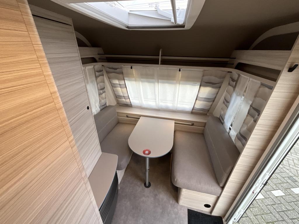 Dethleffs C'Joy Active 460 LE ENKELE BEDDEN-ACTIE MODEL, Caravans en Kamperen, Caravans, Standaardzit, Bedrijf, Dethleffs, 5 tot 6 meter