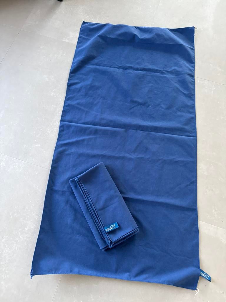 2 WILDEBEAST travel handdoeken, Ophalen of Verzenden, Gebruikt