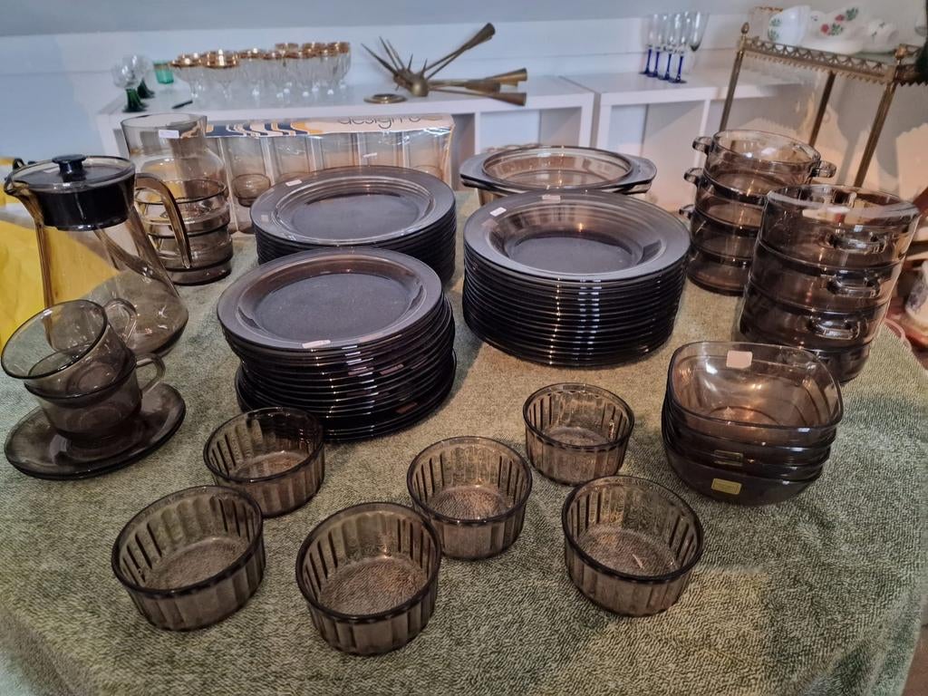 1 Grote set servies rookglas borden kommen schaaltjes kannen, Ophalen