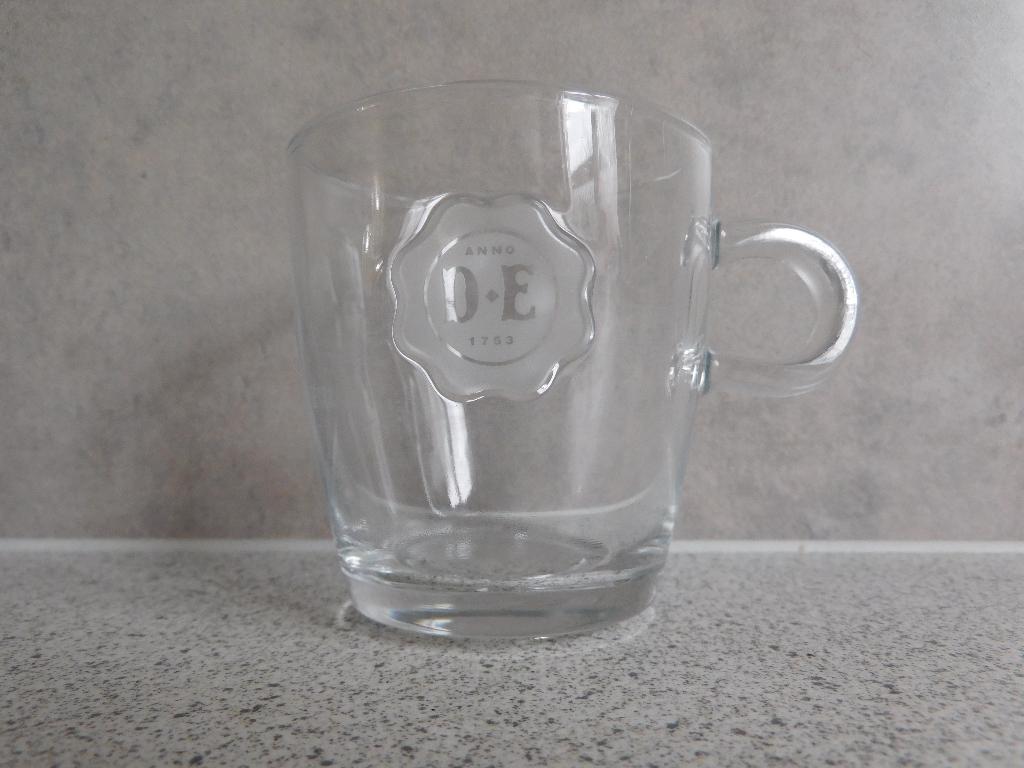Koffie Glas 7x7,5 cm. Zegel Douwe Egberts, Glas of Glazen, Ophalen of Verzenden, Overige stijlen, Glas