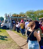 Foodtruck met dakterras en meerdere ijswagens te koop, Auto's, Wit, Mercedes-Benz, Particulier, Te koop