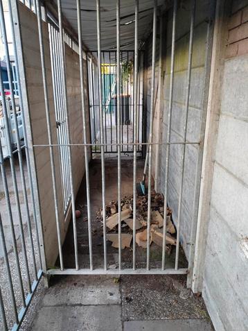 Honden hok  beschikbaar voor biedingen