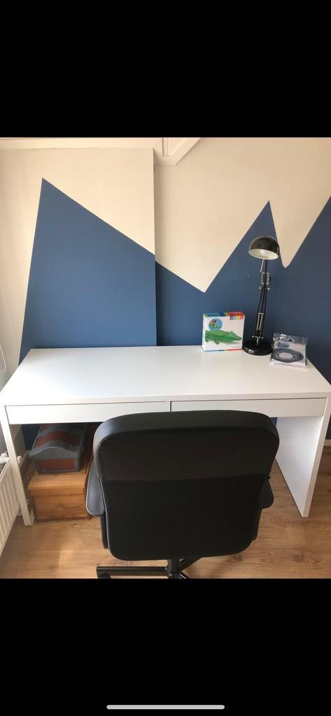 IKEA Bestå Burs witte tafel 120x140cm, Huis en Inrichting, Bureaus, Gebruikt, Bureau, Ophalen