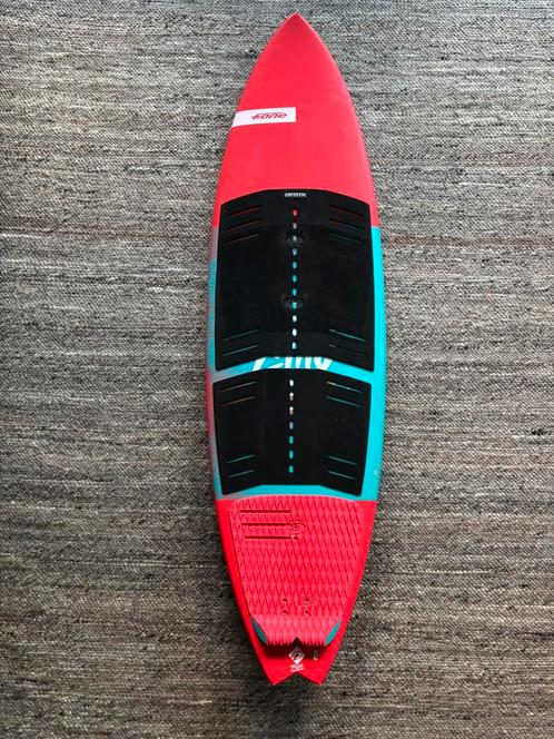 F-One Mitu 5’6 directional kiteboard, Watersport en Boten, Kitesurfen, Zo goed als nieuw, Kiteboard, Directional, Ophalen of Verzenden