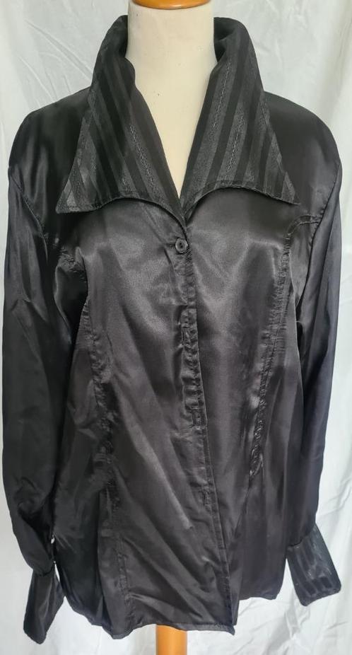 Dames zwarte glans bloes, mt 46-48 (even meten, Kleding | Dames, Blouses en Tunieken, Gedragen, Maat 46/48 (XL) of groter, Zwart