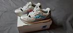 Karhu zilver grijs sneakers met roze en blauw z.g.a.n, Ophalen of Verzenden, Zo goed als nieuw, Overige kleuren
