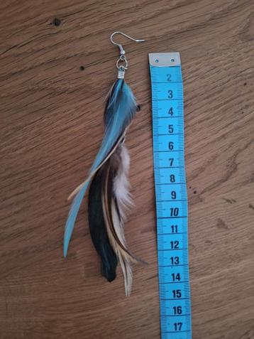 Oorbel met echte veren kleur bruin en blauw (1 stuk) beschikbaar voor biedingen
