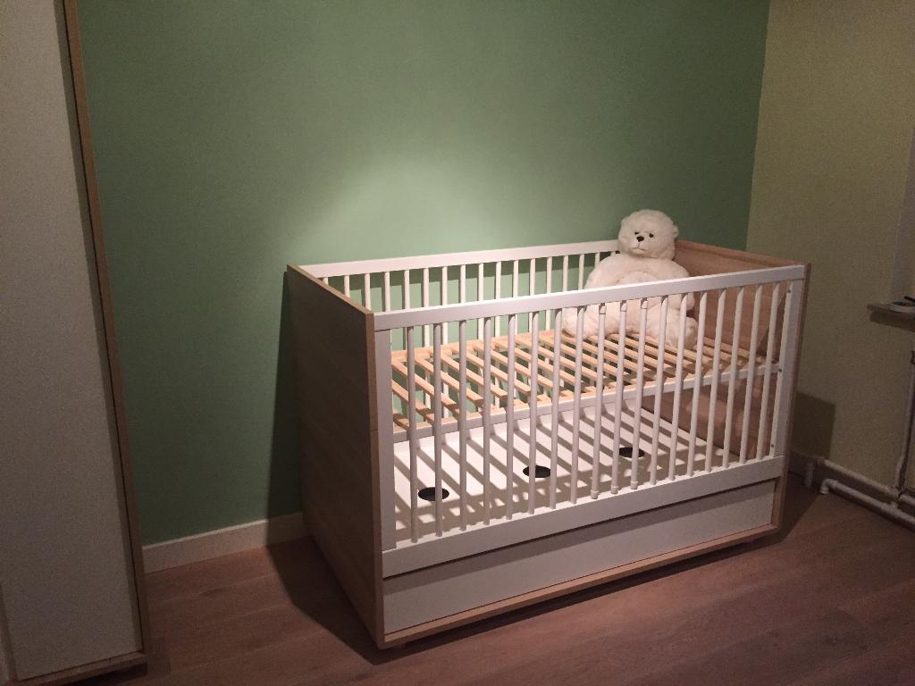 Baby en Peuterbed 70x140, Kinderen en Baby's, Kinderkamer | Bedden, Ophalen, 70 tot 85 cm, 140 tot 160 cm, Zo goed als nieuw