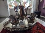 mooi tafelkleed met servies set, Antiek en Kunst, Antiek | Servies compleet, Ophalen
