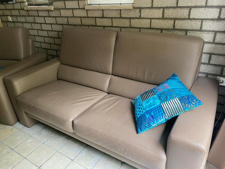 Leren bankstel - 2.5 zits  en 2 fauteuils, Huis en Inrichting, Banken | Bankstellen, Zo goed als nieuw, Rechte bank, Tweepersoons