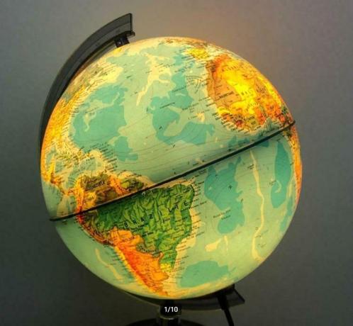 Vintage globe wereldbol met verlichting Italy Tecnodidattica, Huis en Inrichting, Woonaccessoires | Wereldbollen, Zo goed als nieuw