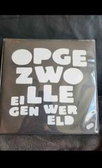 Opgezwolle eigen wereld, Ophalen of Verzenden, 2000 tot heden, Zo goed als nieuw, Overige formaten