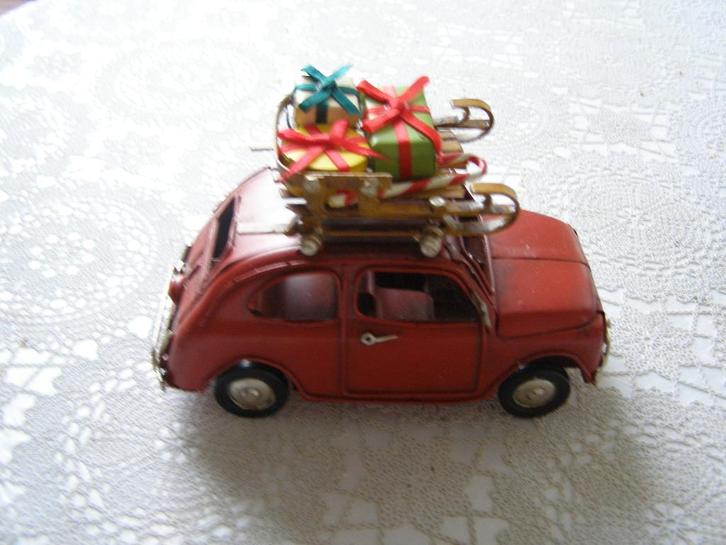 kerst auto Fiat 500 volledig metaal met kerstspullen op dak, Diversen, Kerst, Zo goed als nieuw, Ophalen of Verzenden