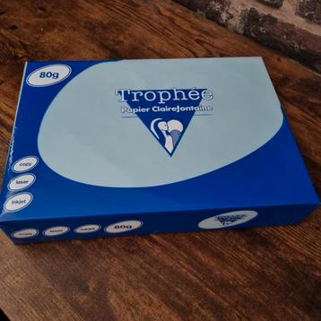 Gratis pak papier beschikbaar voor biedingen
