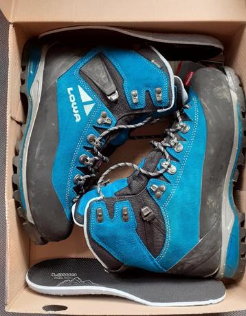 Lowa C/D schoenen maat 39 (stijgijzervriendelijk) beschikbaar voor biedingen
