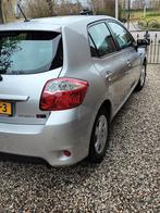 Toyota Auris 1.8 Full Hybrid CVT 2011 Grijs dealer onderh., Auto's, 74 €/maand, 4 cilinders, Origineel Nederlands, Parkeersensor