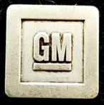 G.M. (General Motors) pin- grijs, Verzamelen, Verzenden, Nieuw, Transport, Speldje of Pin