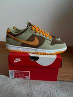 NIEUW - Nike Dunk Low Dusty Olive Size: US 8 (UK:7/41), Kleding | Heren, Schoenen, Ophalen of Verzenden, Nieuw, Overige kleuren