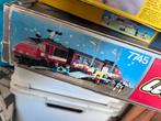 Trein van 3 coupe’s met perron en elektrische treinbaan!, Kinderen en Baby's, Ophalen, Zo goed als nieuw