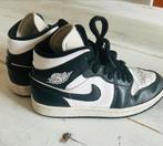 Air Jordan maat 36,5, Kinderen en Baby's, Ophalen, Zo goed als nieuw, Sportschoenen