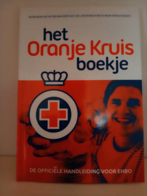 Het Oranje Kruis - Oranje Kruisboekje, Boeken, Studieboeken en Cursussen, Zo goed als nieuw, Ophalen of Verzenden