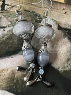 Feestelijke zilvergrijze glitterhangers, Sieraden, Tassen en Uiterlijk, Oorbellen, Ophalen of Verzenden, Nieuw, Grijs, Hangers