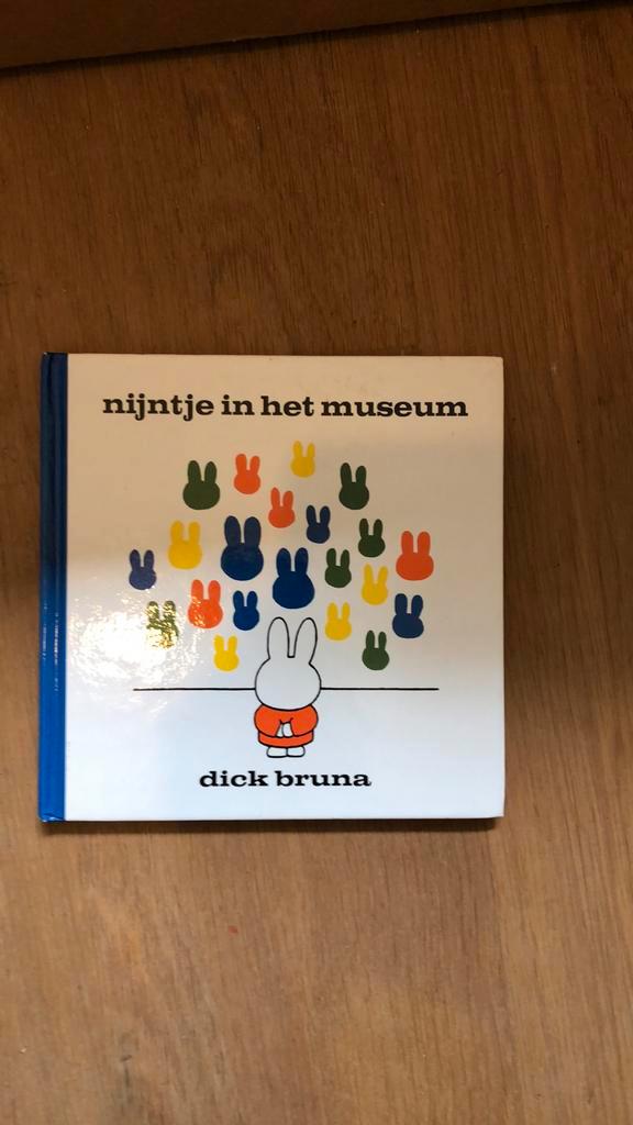 Dick Bruna - Nijntje in het museum, Boeken, Kinderboeken | Jeugd | onder 10 jaar, Zo goed als nieuw, Fictie algemeen, Ophalen