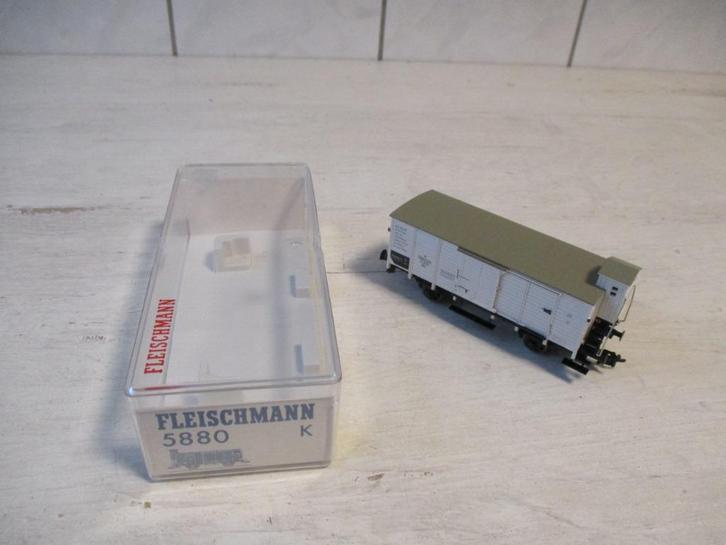 Fleischmann Gesl Goederen wagon met Remmershuis no 5880 K, Hobby en Vrije tijd, Modeltreinen | H0, Zo goed als nieuw, Wagon, Gelijkstroom