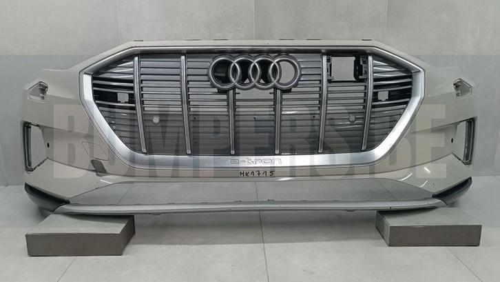 Bumper Audi E TRON Etron 4KE 18-22 4KE807437 Voorbumper HK17, Auto-onderdelen, Carrosserie en Plaatwerk, Bumper, Voor, Gebruikt