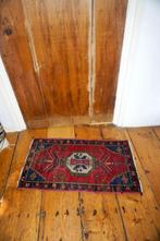 Vintage klein rood Perzisch tapijt * handgeknoopt wollen, Ophalen of Verzenden