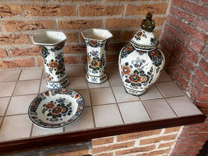 Delfts Blauw Vaasjes en Schaal Set, Antiek en Kunst, Antiek | Keramiek en Aardewerk, Ophalen