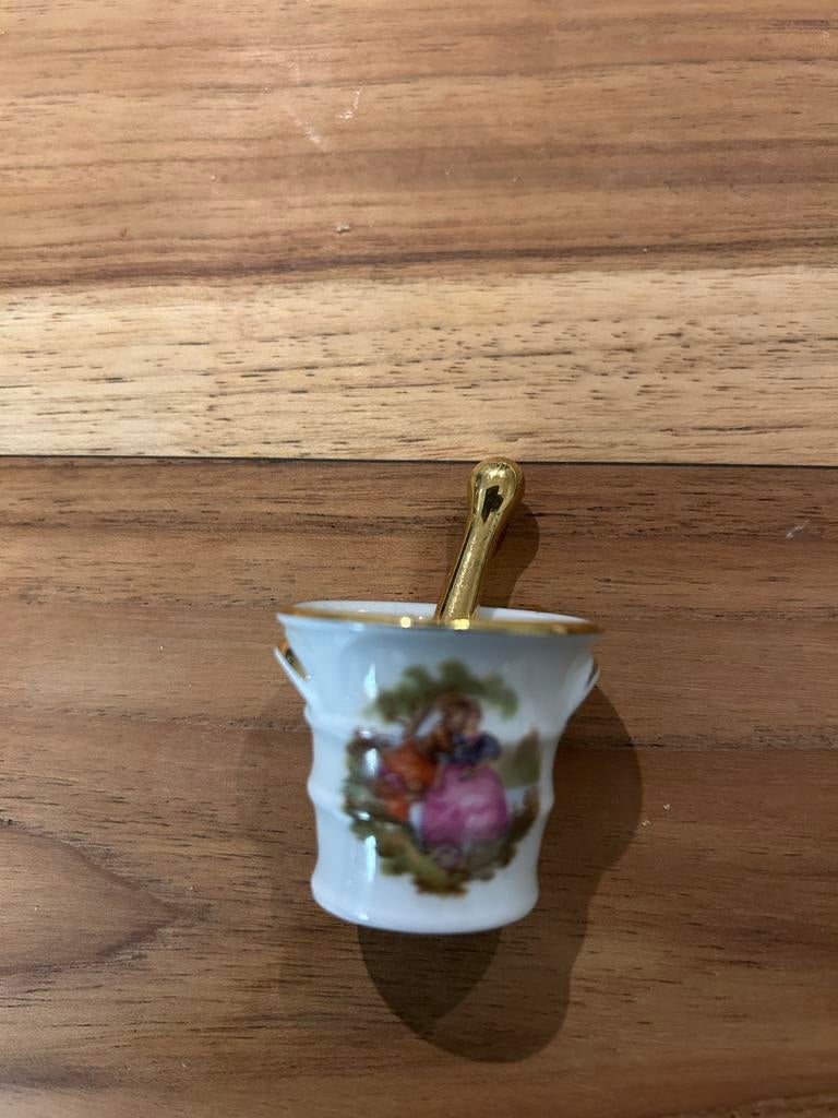 Vintage Porseleinen limoges castel france vijzel met Lepel, Ophalen of Verzenden
