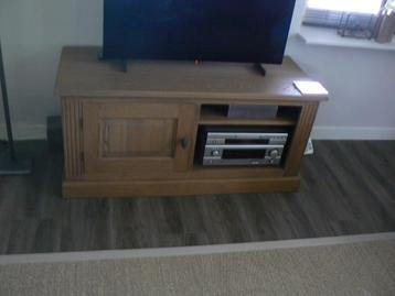 TV kast meubel hout Handgemaakt 130 cm breed beschikbaar voor biedingen