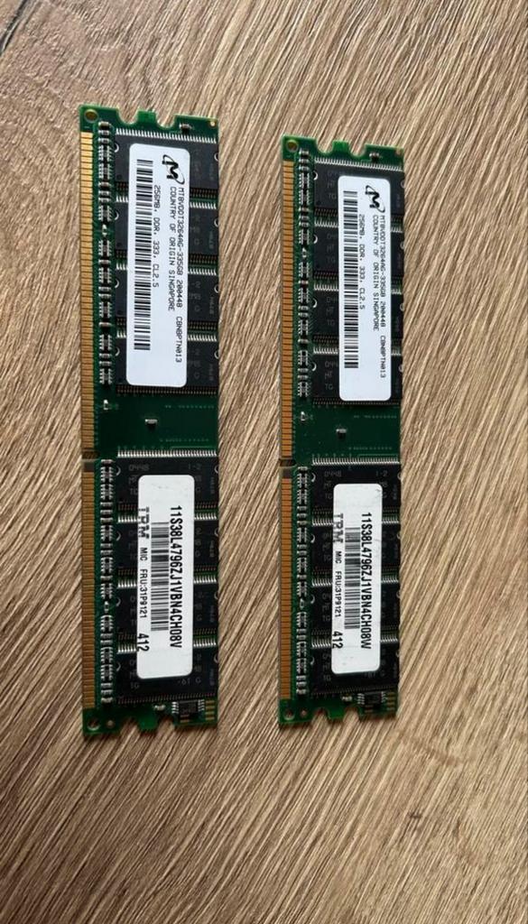 2x IBM 256 MB DDR RAM geheugen bankjes (333mhz), Computers en Software, RAM geheugen, Zo goed als nieuw, Desktop, Ophalen of Verzenden
