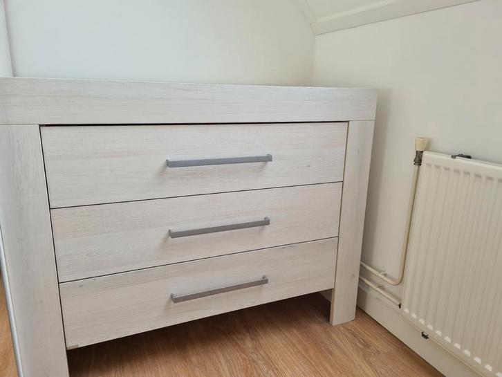 Paidi commode met 3 lades en commodeverdieper lichtgrijs, Kinderen en Baby's, Kinderkamer | Complete kinderkamers, Gebruikt, Jongetje of Meisje