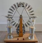 Vintage Wimshurst Elektriseermachine, uit oude school., Ophalen of Verzenden